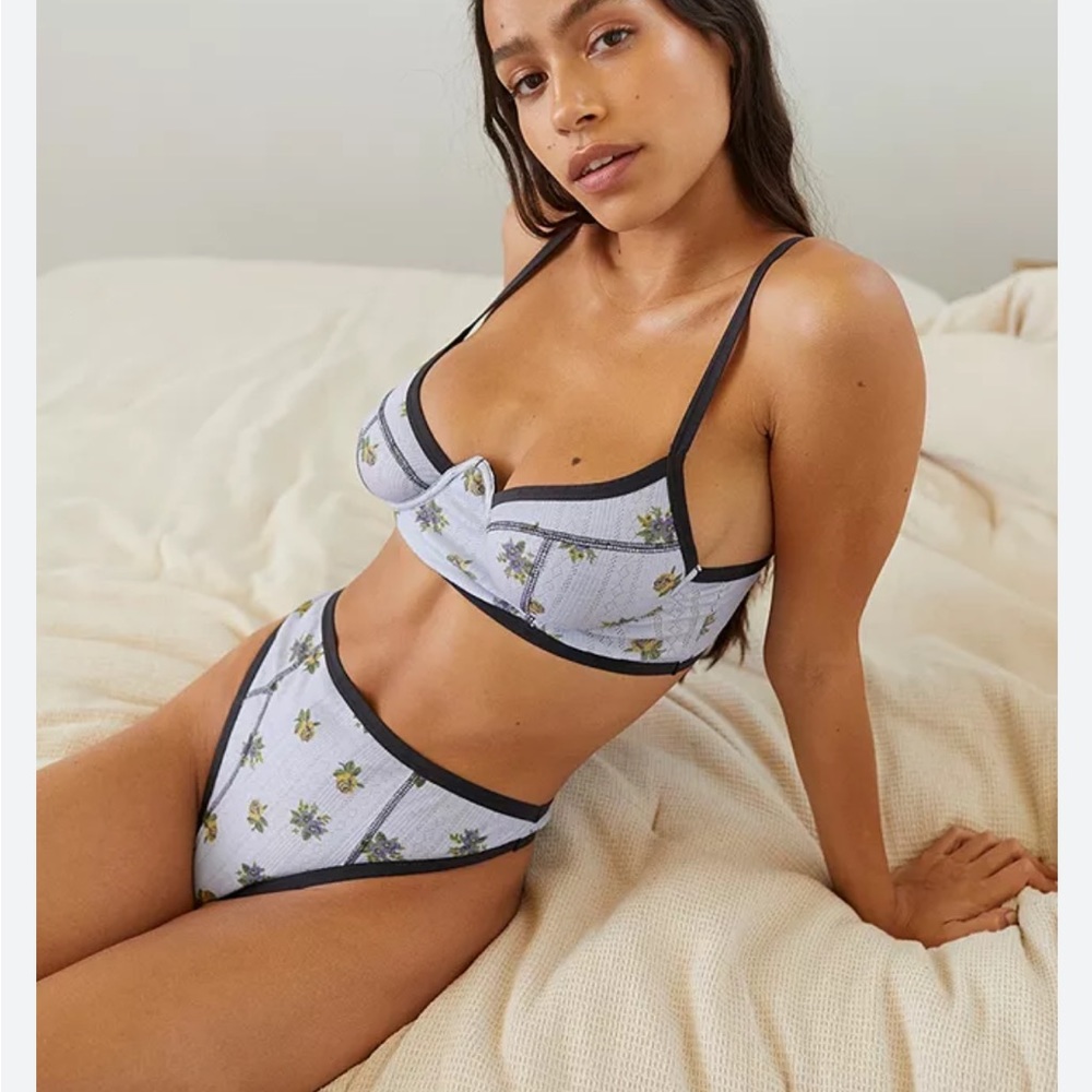 Urban Outfitters out from under saturn Pointelle Bustier Underwire size …‎